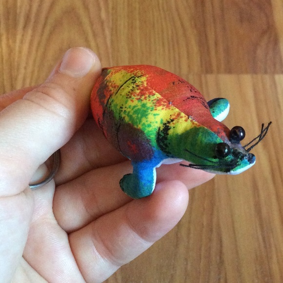 #TBT Funky Sea Lion Keychain - Picture 2 of 7